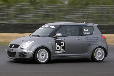 Rudi Larsen var eneste Suzuki kører på Jyllands-Ringen i går, han satser i år på 1600 Challenge klassen..
(Foto: Motorsporten.dk)